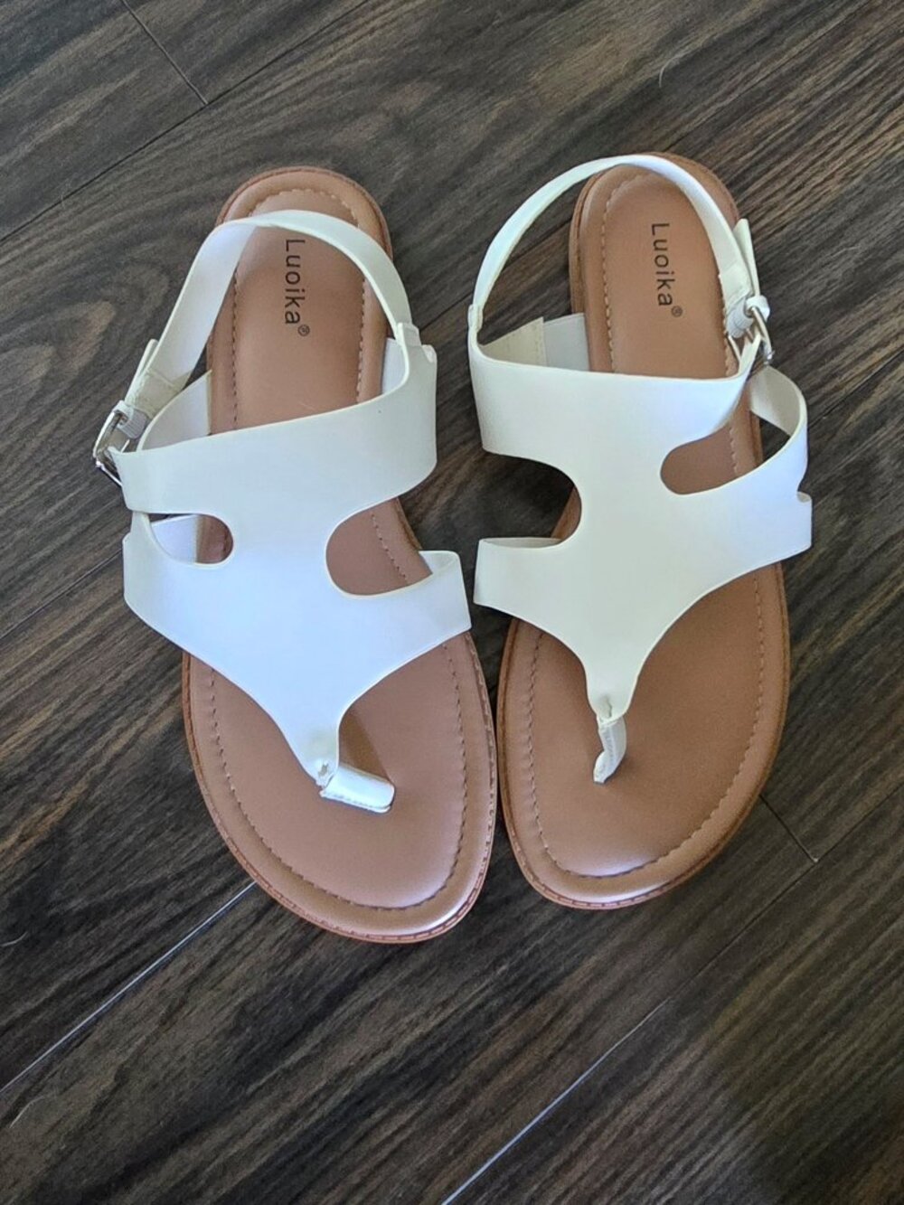 LUOIKA White Faux Leather Thong Sandals w/ Buckle NWOT/SIZE 11